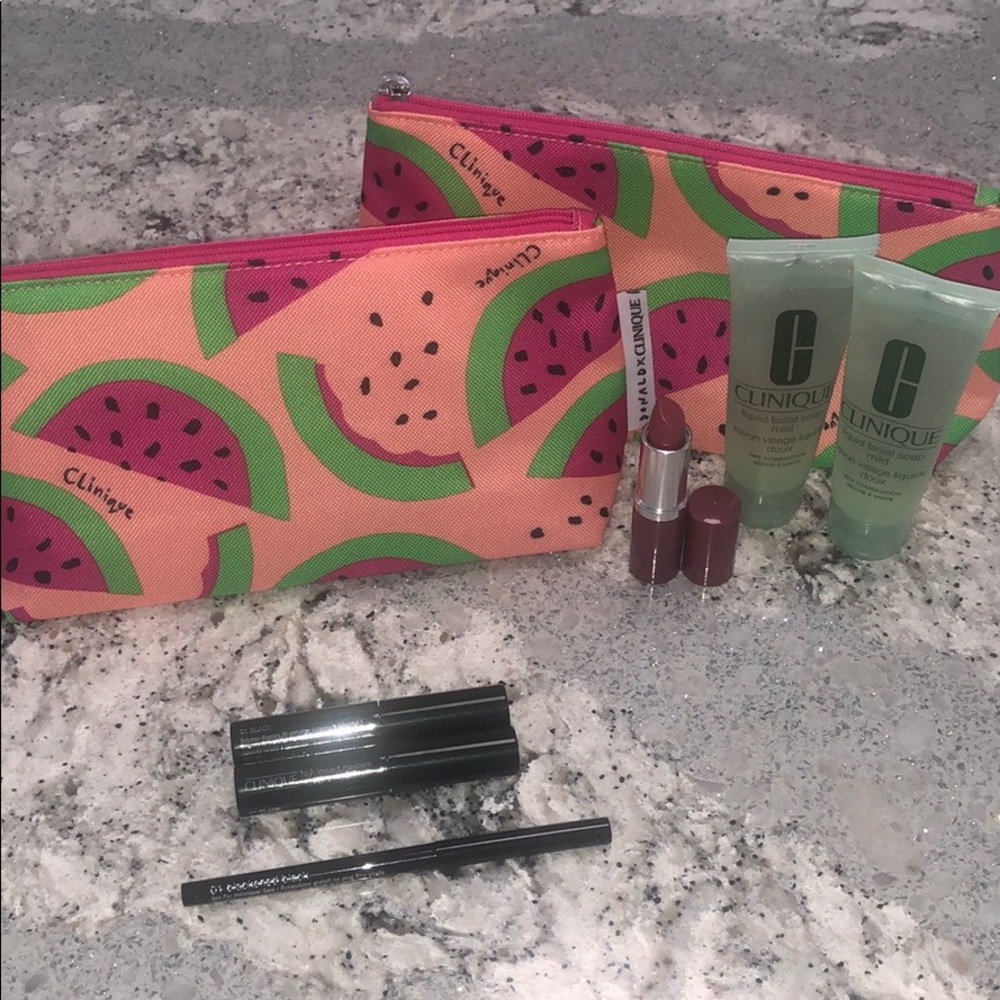 8pc Clinique Set with TWO bags! NEW